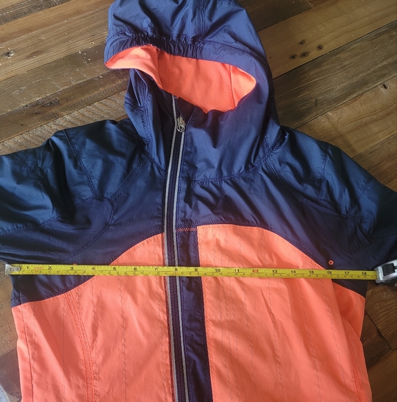 Lululemon Reflective Running Jacket - Picture 9 of 9